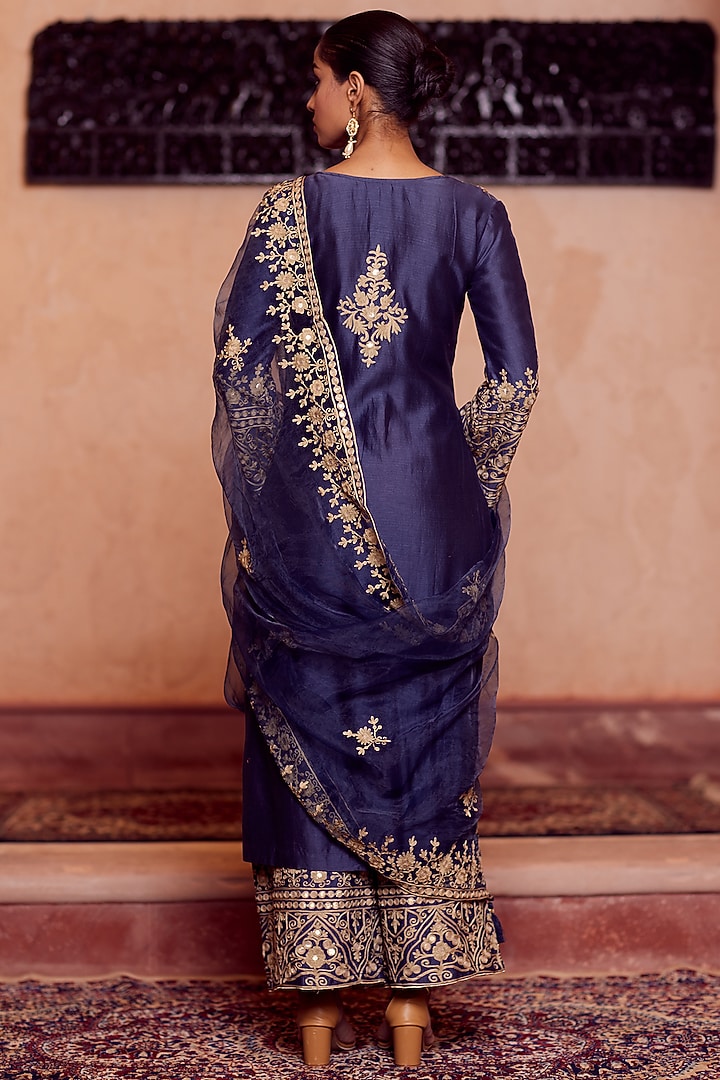 Blue Dhakai Silk Embroidered Kurta Set by VAGA FASHIONS at Pernia's Pop Up Shop