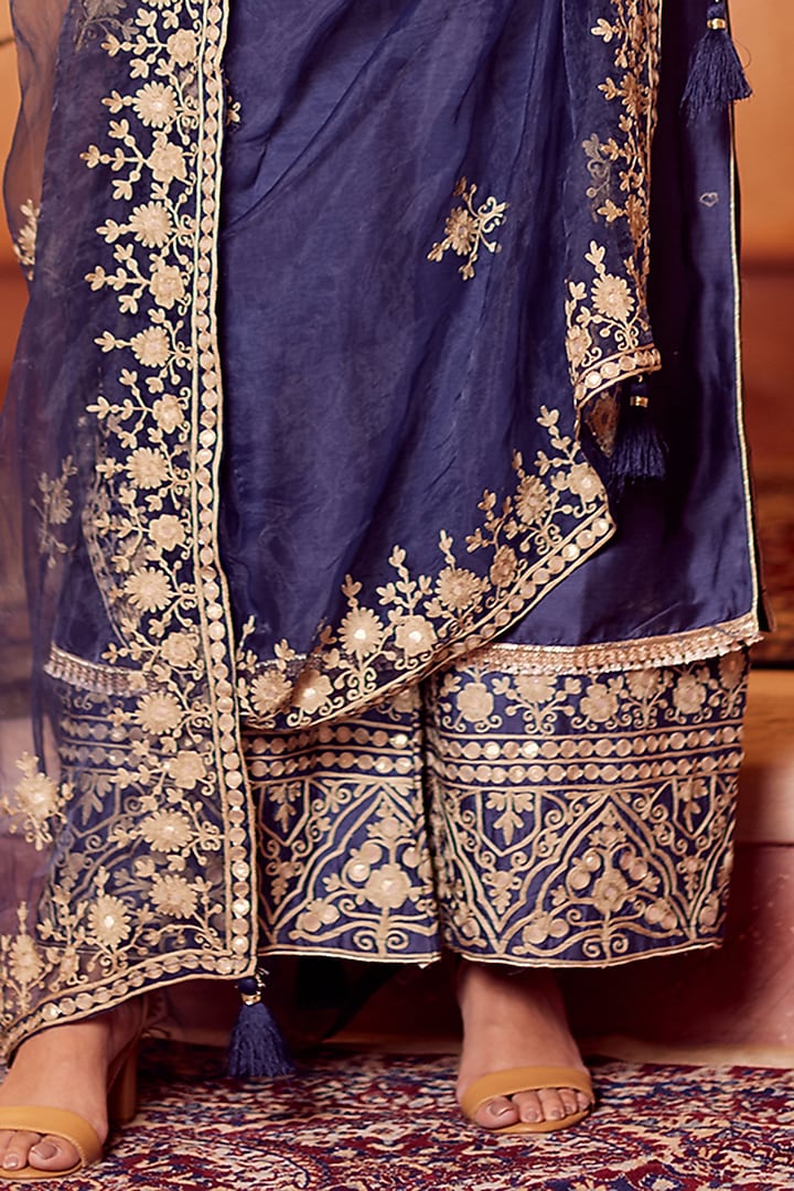 Blue Dhakai Silk Embroidered Kurta Set by VAGA FASHIONS at Pernia's Pop Up Shop