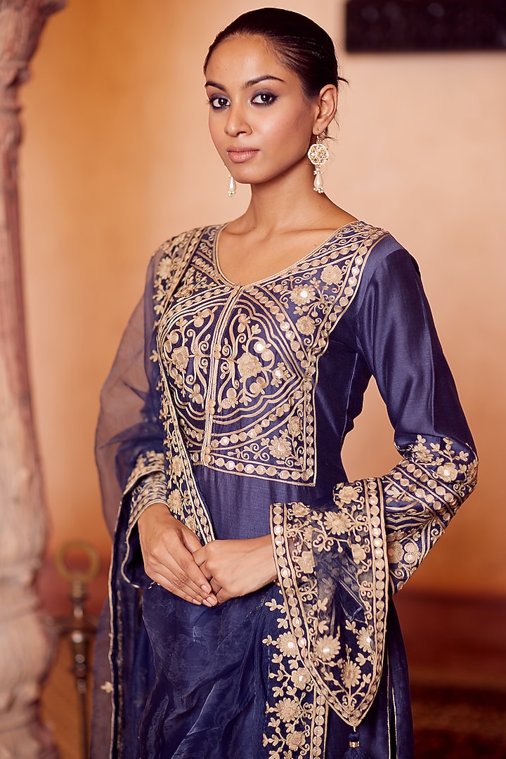 Blue Dhakai Silk Embroidered Kurta Set by VAGA FASHIONS at Pernia's Pop Up Shop