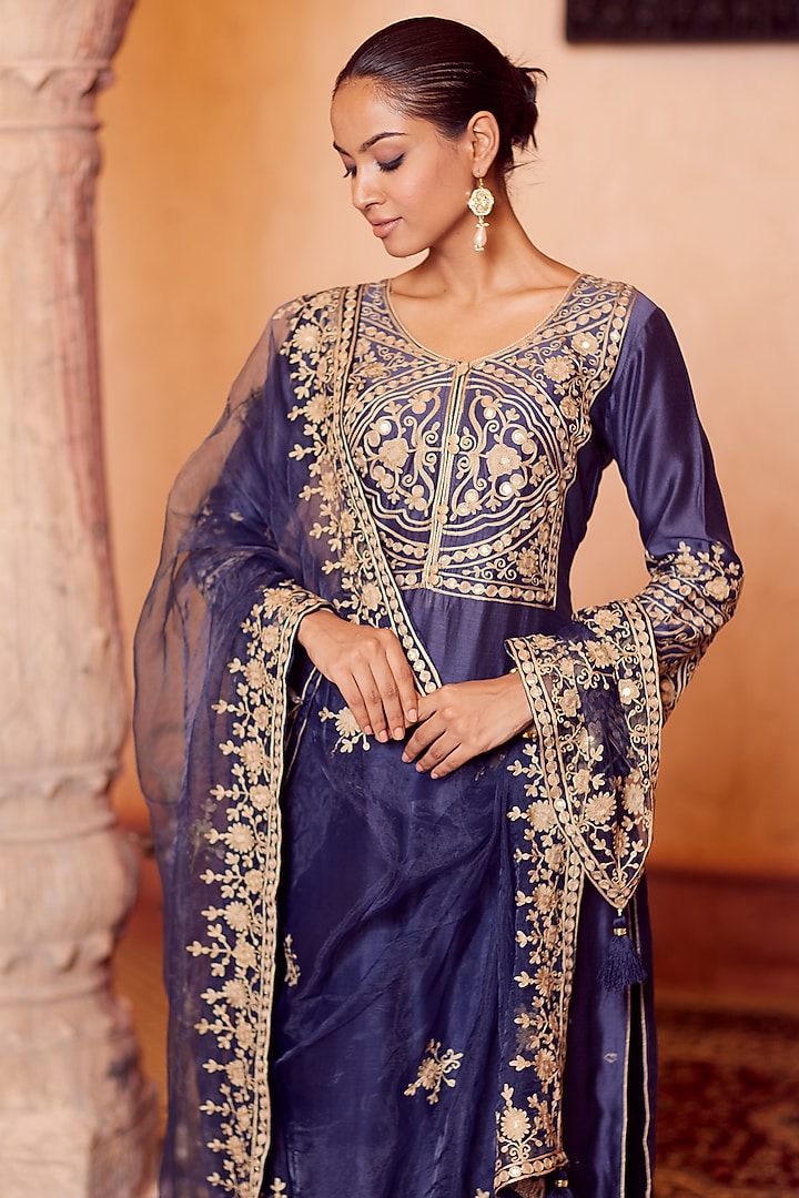 Blue Dhakai Silk Embroidered Kurta Set by VAGA FASHIONS at Pernia's Pop Up Shop