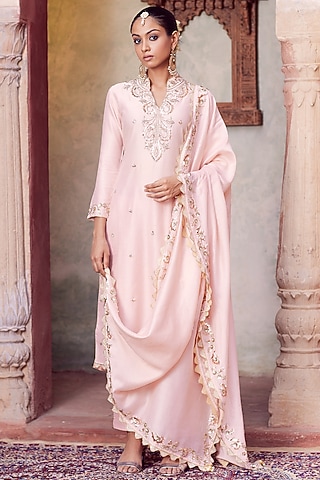 Peach Dhaka Silk Embroidered Kurta Set by VAGA FASHIONS