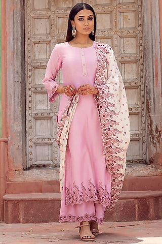 Pink Dhaka Silk Embroidered Kurta Set by VAGA FASHIONS