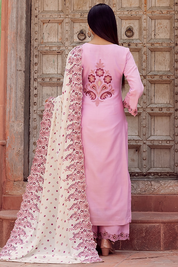 Pink Dhaka Silk Embroidered Kurta Set by VAGA FASHIONS at Pernia's Pop Up Shop