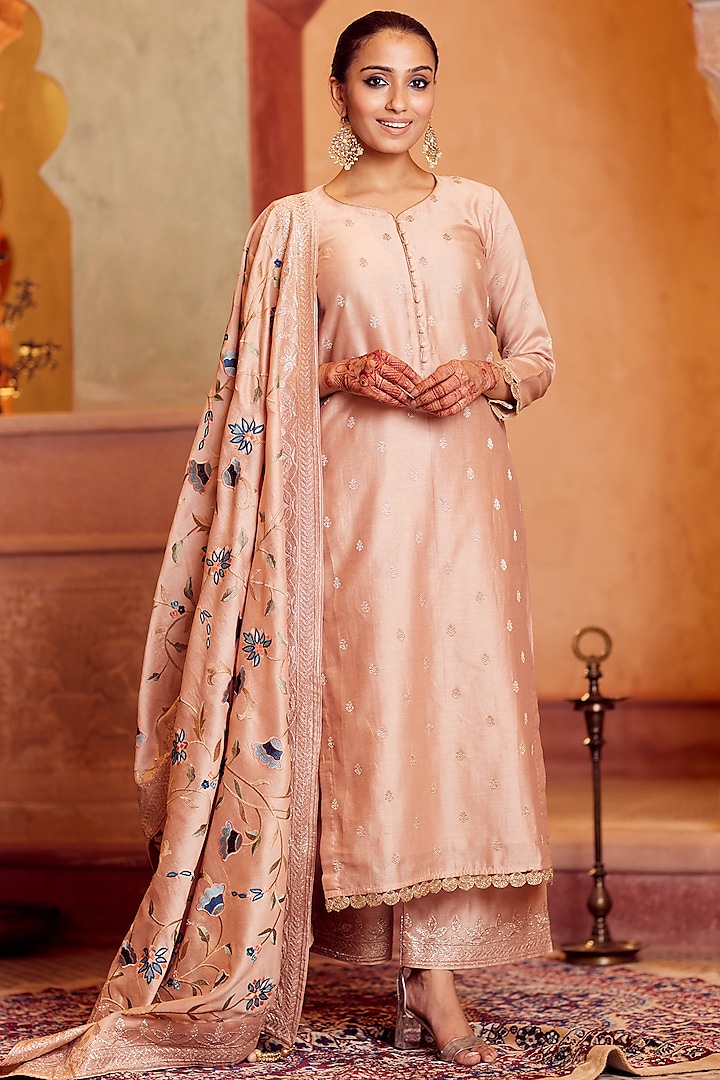 Peach Dhaka Silk Embroidered Kurta Set by VAGA FASHIONS at Pernia's Pop Up Shop