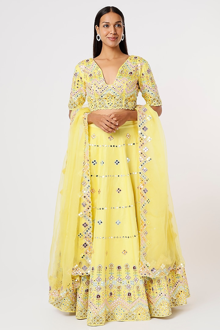 Butter Yellow Embroidered Bridal Lehenga Set by Vaibhav & Mitali at Pernia's Pop Up Shop