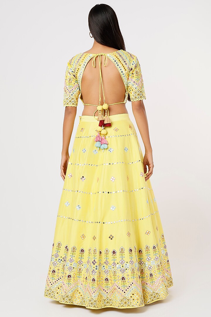 Butter Yellow Embroidered Bridal Lehenga Set by Vaibhav & Mitali at Pernia's Pop Up Shop