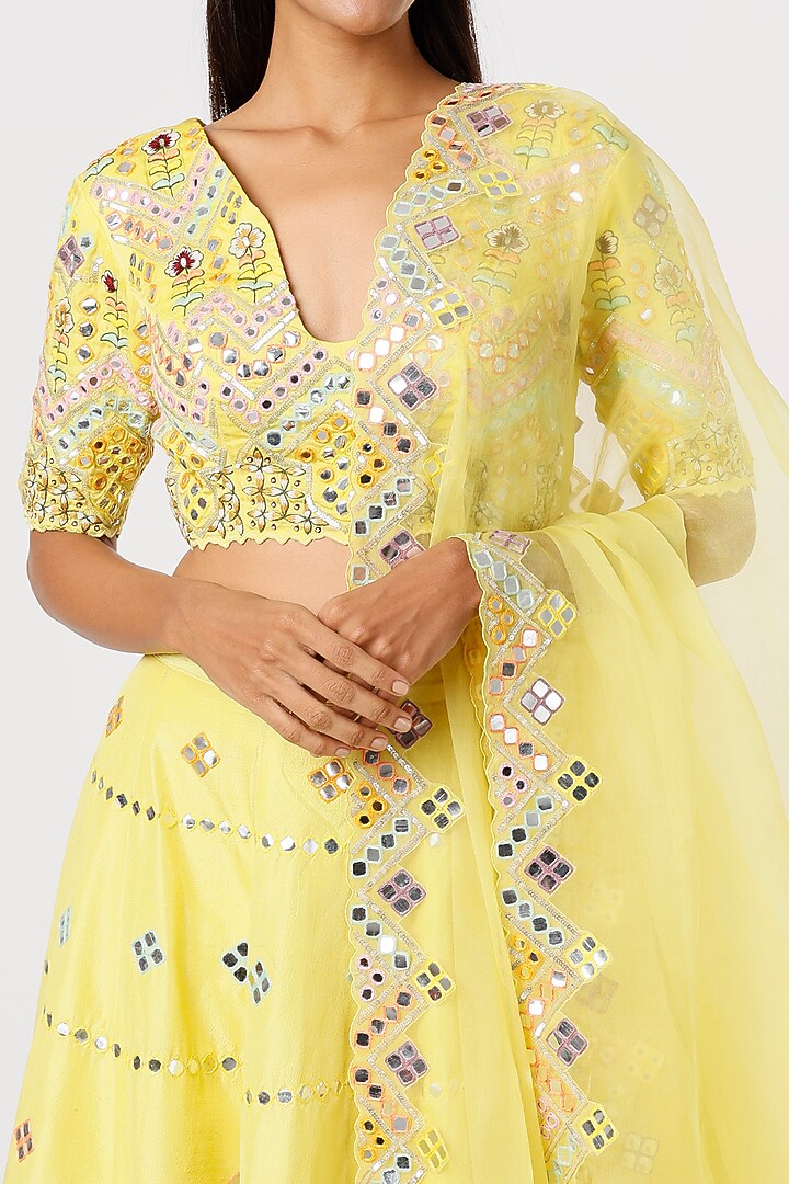 Butter Yellow Embroidered Bridal Lehenga Set by Vaibhav & Mitali at Pernia's Pop Up Shop