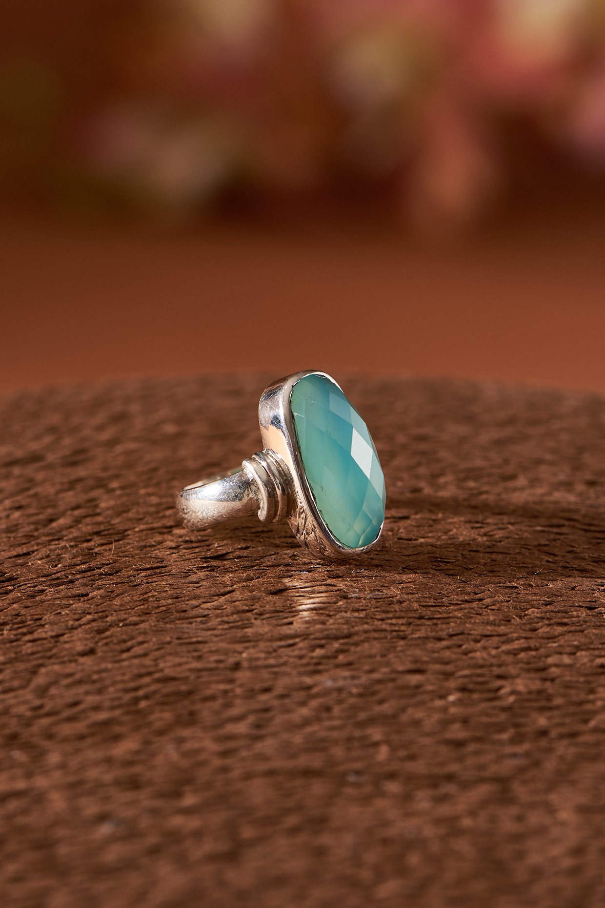 新品 V by Laura Vann Chalcedony ring White Finish Chalcedony Gemstone Ring In Sterling Silver by