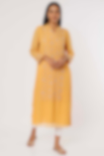 Mustard Yellow Embroidered Kurta by VAISHALI AGARWAL at Pernia's Pop Up Shop