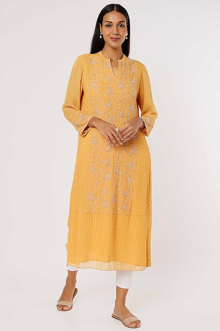 Mustard Yellow Embroidered Kurta by VAISHALI AGARWAL at Pernia's Pop Up Shop