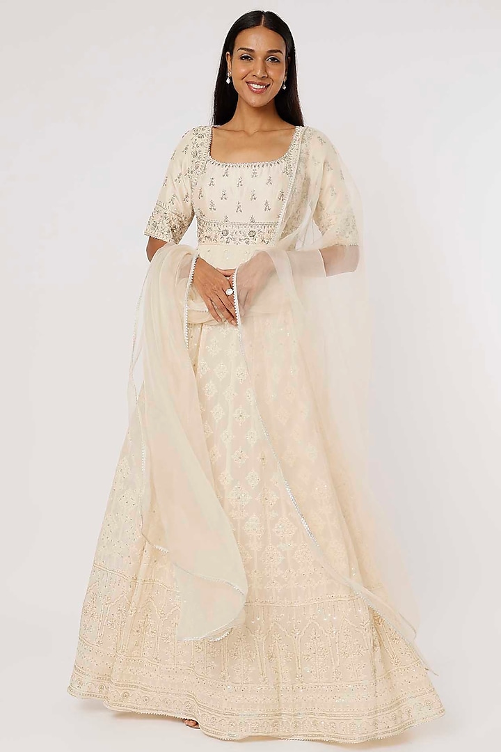 White Embroidered Anarkali Set by VAISHALI AGARWAL