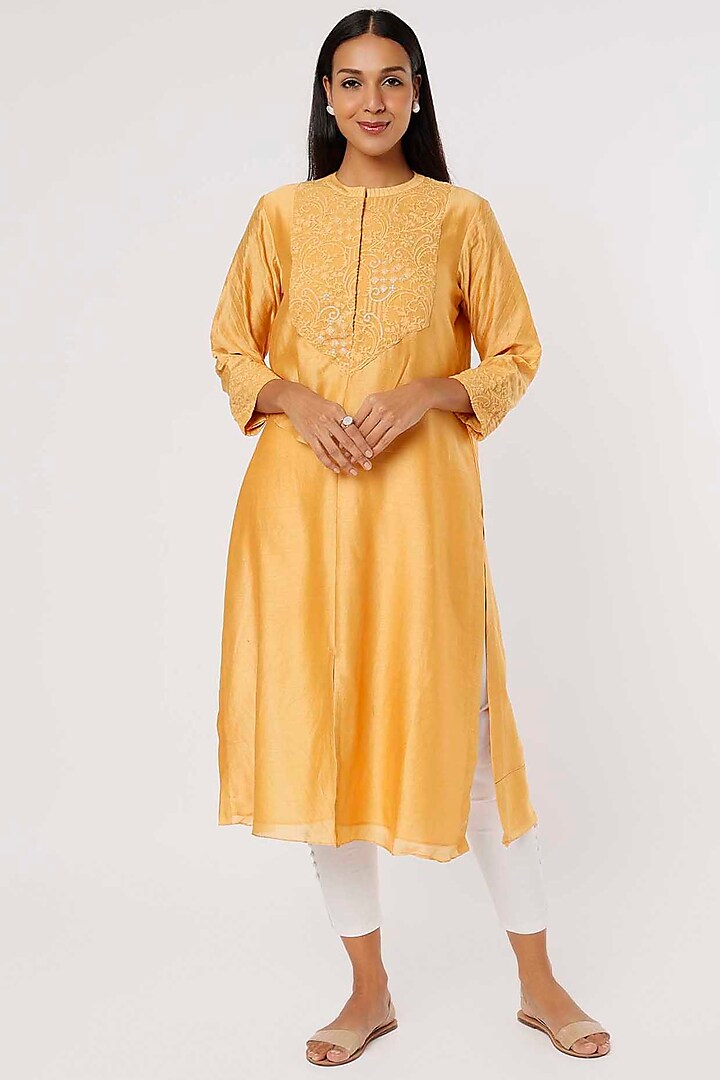 Yellow Chanderi Kurta by VAISHALI AGARWAL at Pernia's Pop Up Shop