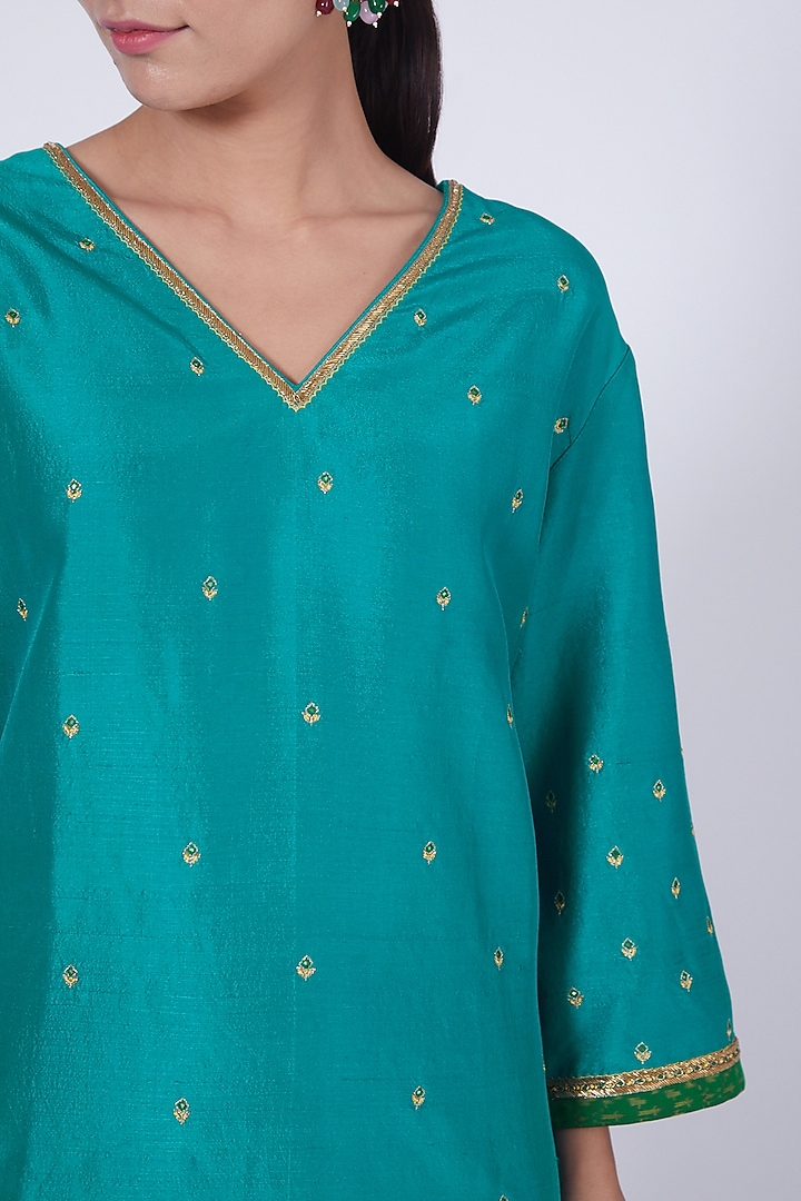 Teal Blue Thread Embroidered A-Line Kurta Set by VAISHALI AGARWAL at Pernia's Pop Up Shop