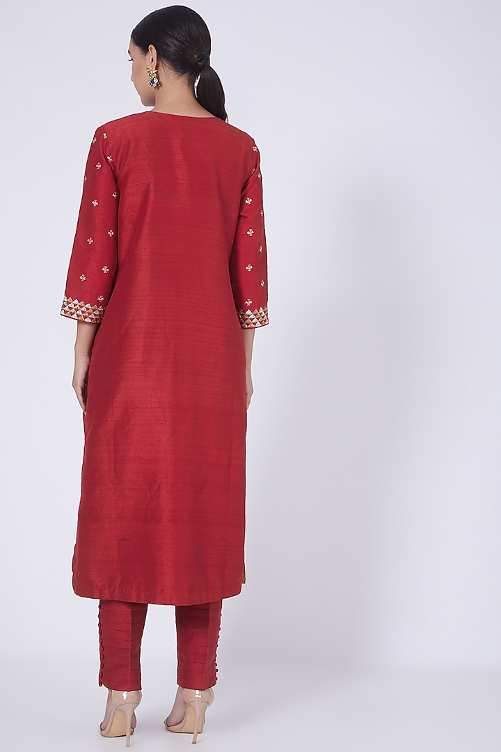 Red Pitta Embroidered Kurta Set by VAISHALI AGARWAL at Pernia's Pop Up Shop