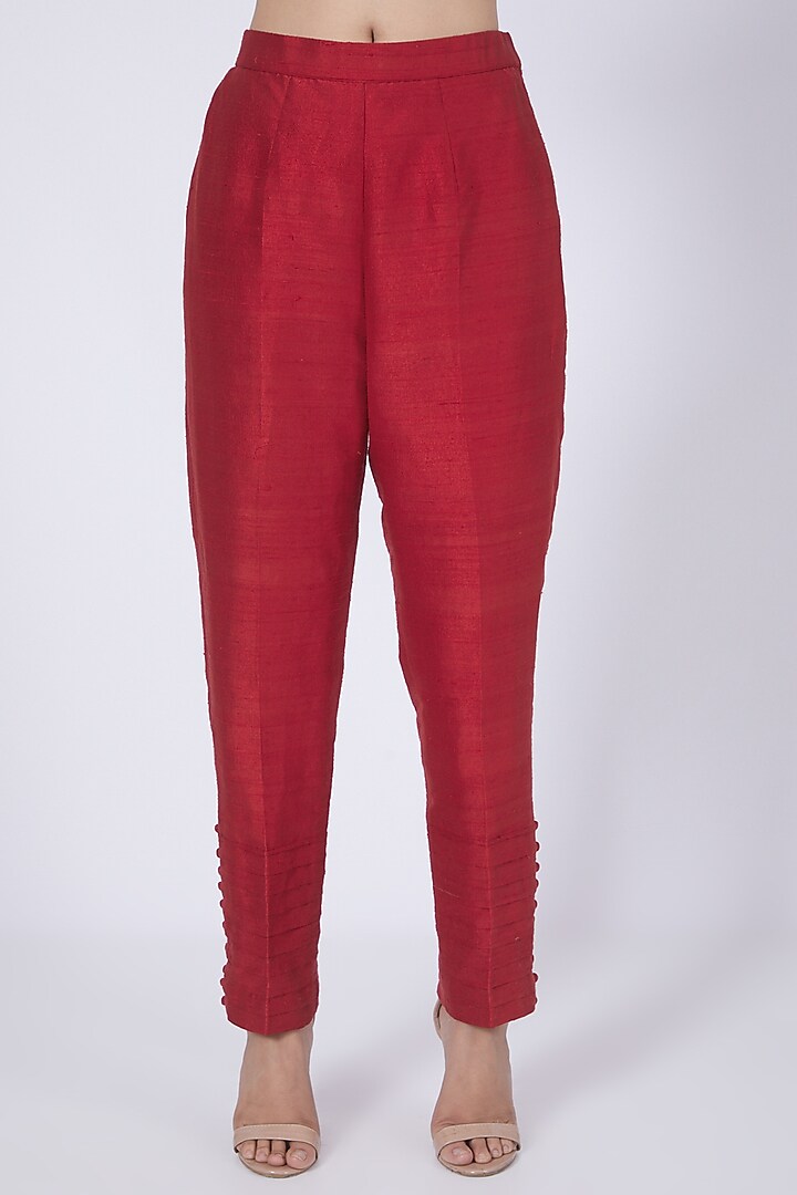 Red Pitta Embroidered Kurta Set by VAISHALI AGARWAL at Pernia's Pop Up Shop