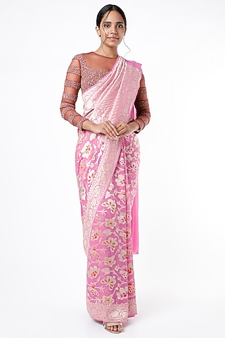 Pink Banarasi Chiffon Saree Set With Jaal Work by VAISHALI AGARWAL