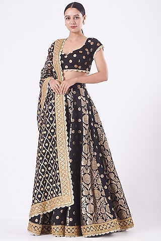 Black Embroidered Lehenga Set by Vandana Malhotra