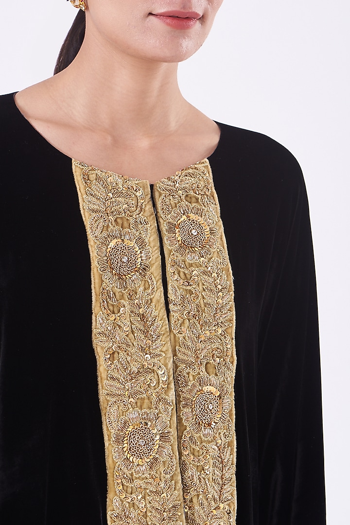 Black Velvet Embroidered Cape by Vandana Malhotra at Pernia's Pop Up Shop
