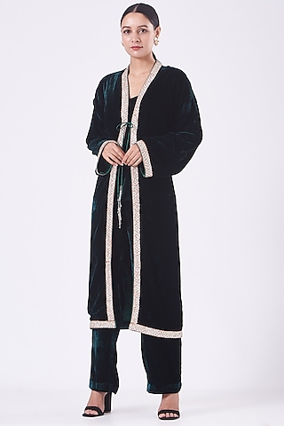 Green Velvet Kurta Set by Vandana Malhotra