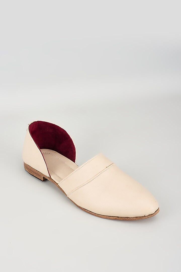 Ivory Leather Mojris by Vaibhav & Mitali Men at Pernia's Pop Up Shop