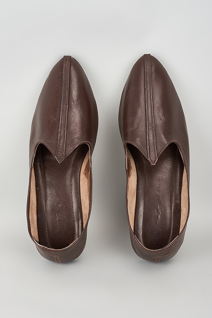 Brown Leather Mojris by Vaibhav & Mitali Men at Pernia's Pop Up Shop
