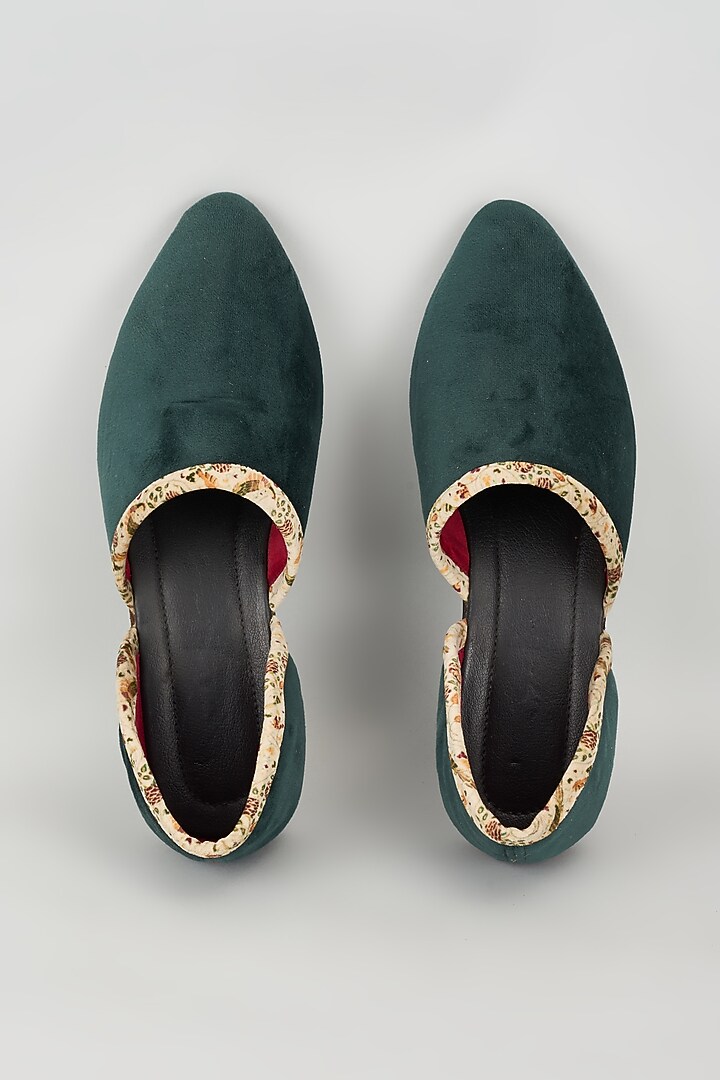 Green Velvet Mojris by Vaibhav & Mitali Men at Pernia's Pop Up Shop