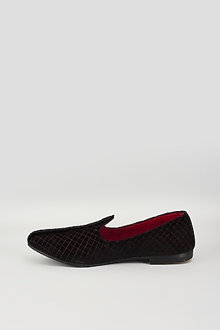 Black Velvet Mojris by Vaibhav & Mitali Men