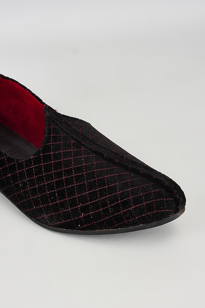 Black Velvet Mojris by Vaibhav & Mitali Men at Pernia's Pop Up Shop