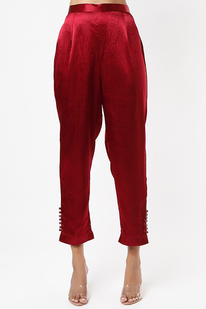 Red Embroidered Kurta Set by VANA ETHNICS at Pernia's Pop Up Shop