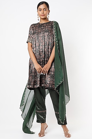 Teal Green Embroidered & Printed Kurta Set by VANA ETHNICS