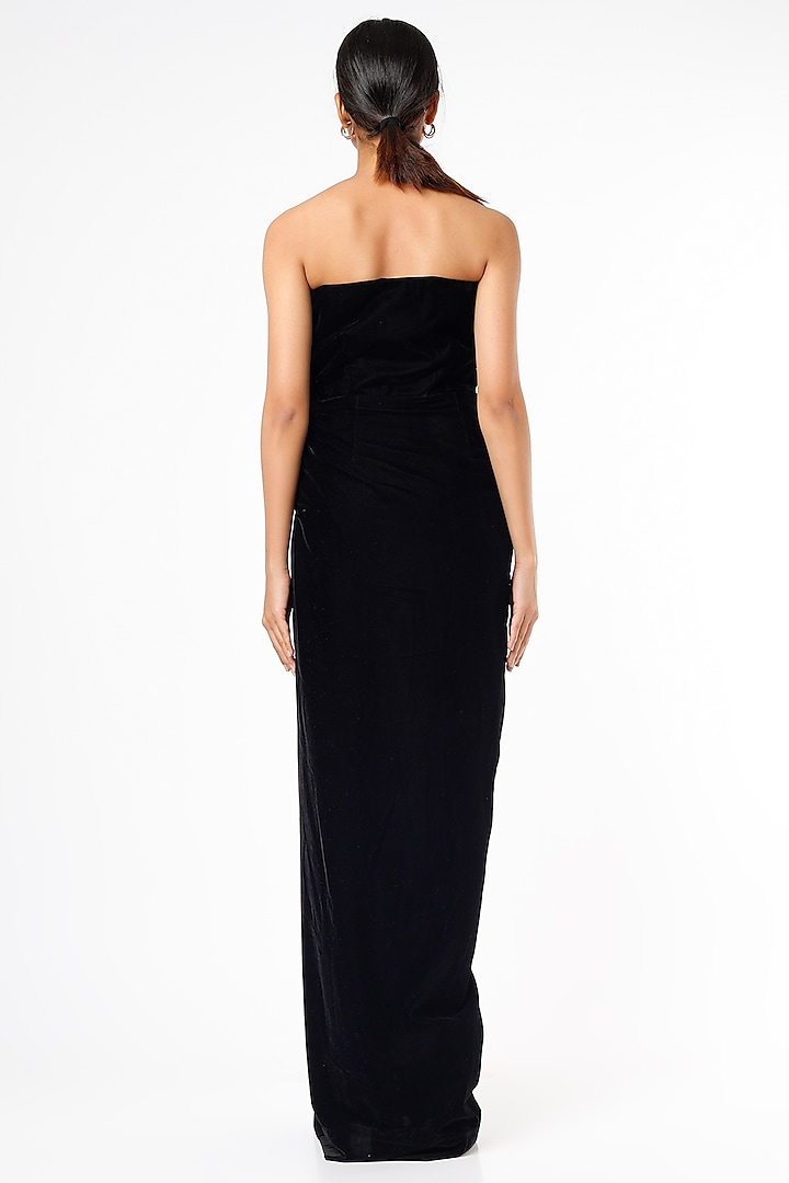 Black Velvet Gown by VANA ETHNICS at Pernia's Pop Up Shop