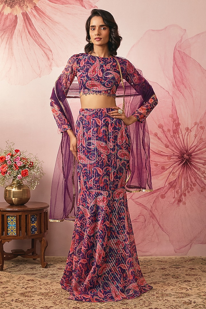 Violet Lurex Chiffon Paisley Printed Wedding Lehenga Set by VANA ETHNICS at Pernia's Pop Up Shop