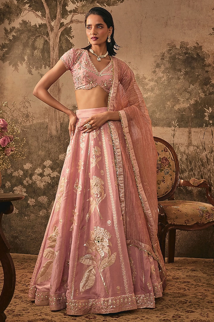 Blush Pink Banarasi Wedding Lehenga Set by VANA ETHNICS at Pernia's Pop Up Shop