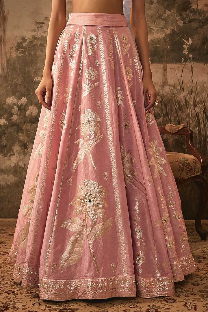 Blush Pink Banarasi Wedding Lehenga Set by VANA ETHNICS at Pernia's Pop Up Shop