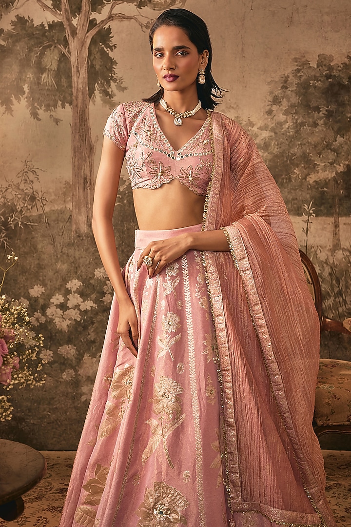 Blush Pink Banarasi Wedding Lehenga Set by VANA ETHNICS at Pernia's Pop Up Shop