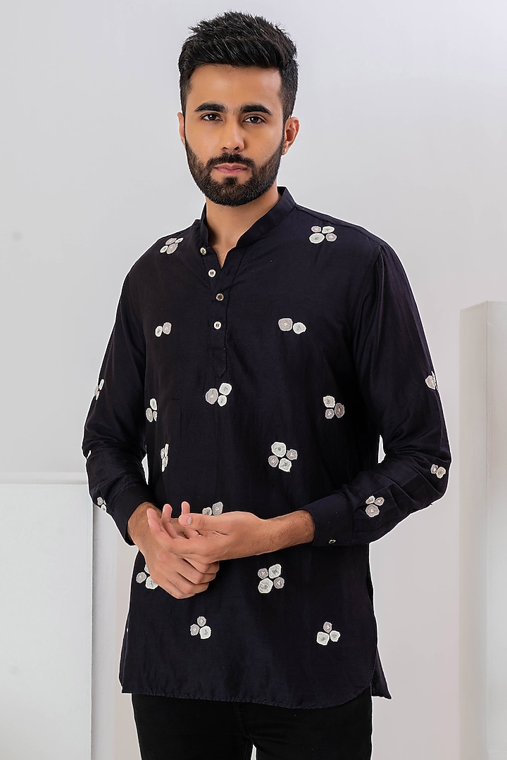 Black Handwoven Cotton Silk Applique Work Kurta Set by VAANI BESWAL MEN at Pernia's Pop Up Shop