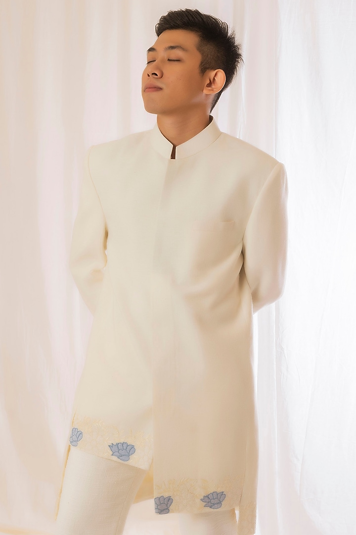Off-White Embroidered Coat by VAANI BESWAL MEN at Pernia's Pop Up Shop
