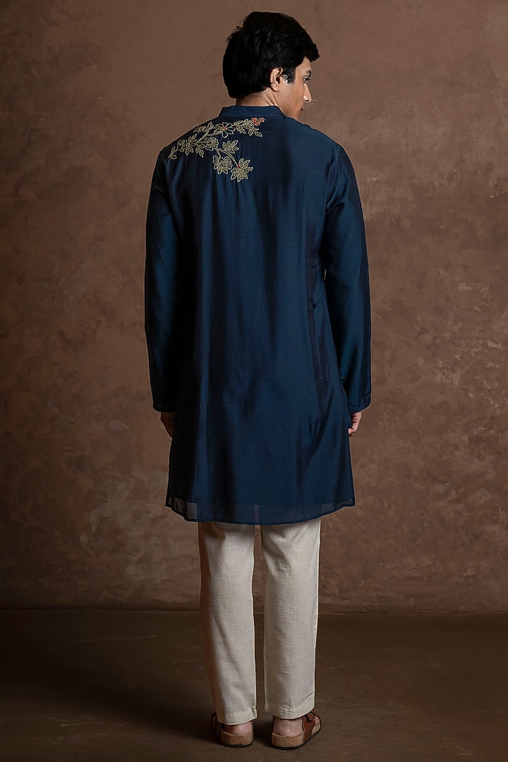 Navy Blue Muslin Floral Embroidered Kurta by VAANI BESWAL MEN at Pernia's Pop Up Shop