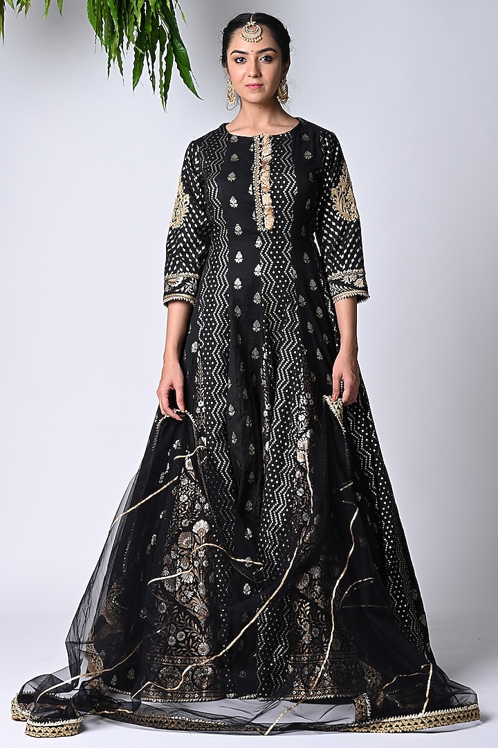 Black Banarasi Machine Embroidered Anarkali Set by Vannikaa Malik