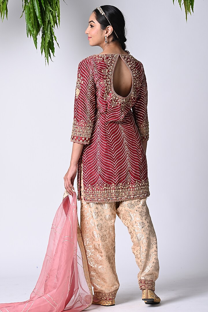 Maroon Banarasi Dori Embroidered Kurta Set by Vannikaa Malik at Pernia's Pop Up Shop
