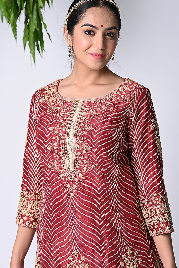 Maroon Banarasi Dori Embroidered Kurta Set by Vannikaa Malik at Pernia's Pop Up Shop