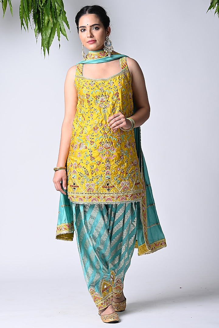 Mustard Silk Dori Embroidered Kurta Set by Vannikaa Malik at Pernia's Pop Up Shop