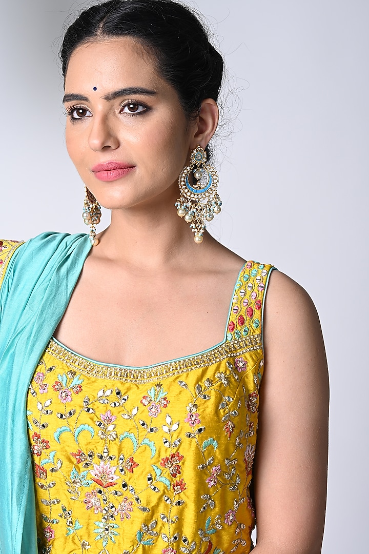 Mustard Silk Dori Embroidered Kurta Set by Vannikaa Malik at Pernia's Pop Up Shop
