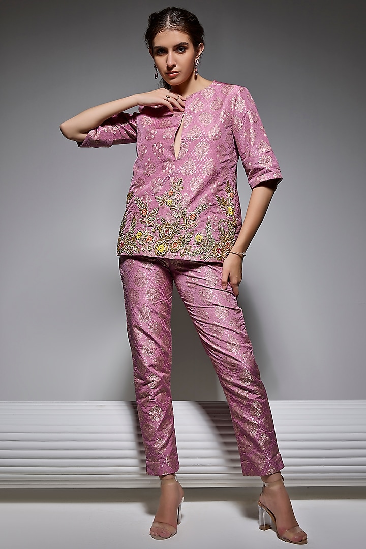 Onion Pink Banarasi Brocade Pant Set by Vannikaa Malik