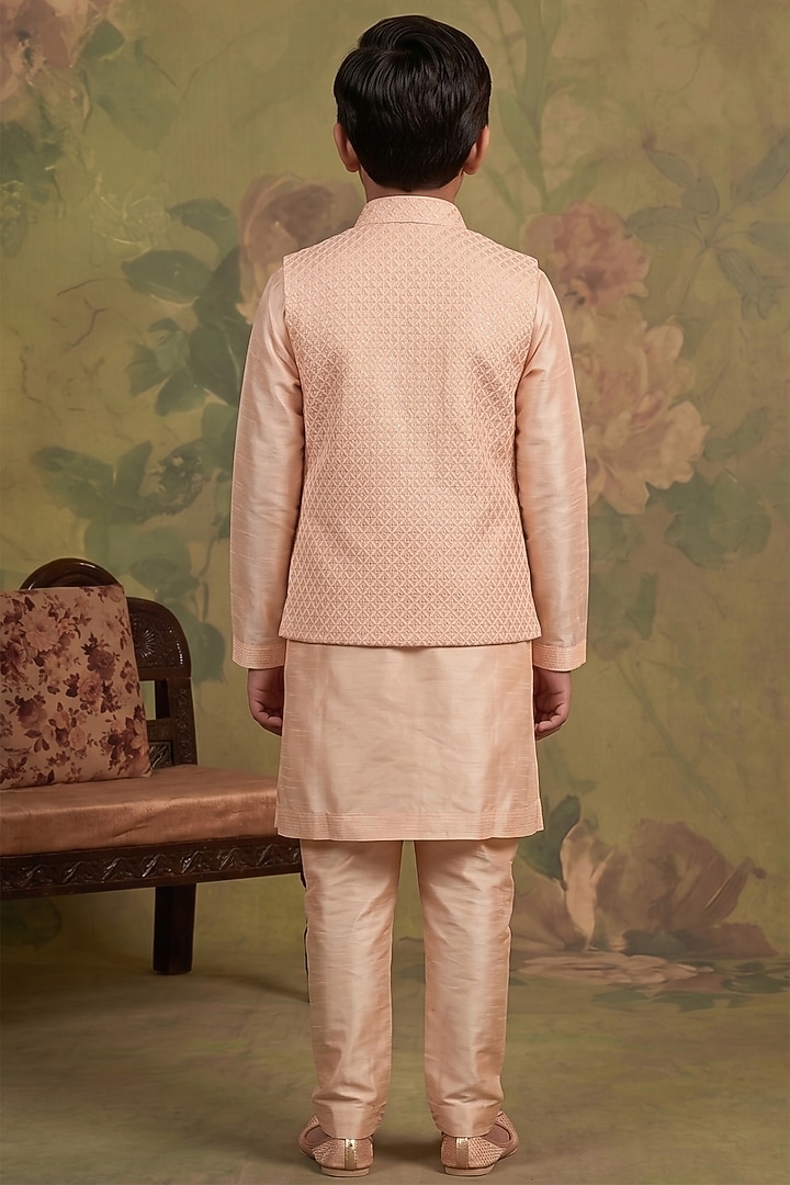 Blush Silk Embroidered Bundi Jacket Set For Boys by Vanshik Kids at Pernia's Pop Up Shop