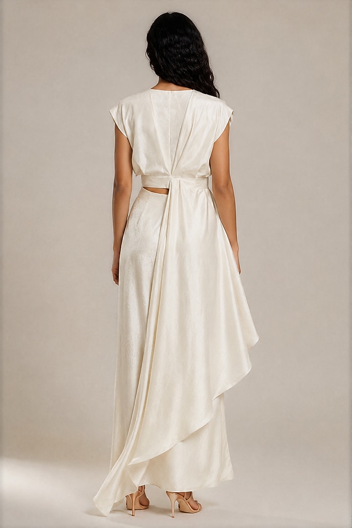 White Bamberg Silk Draped Skirt Set by Vanshika Agarwal Label at Pernia's Pop Up Shop
