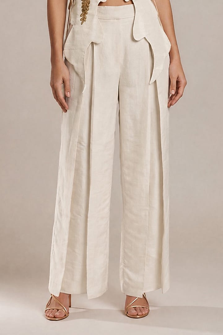 Beige Tissue Embroidered Co-Ord Set by Vanshika Agarwal Label at Pernia's Pop Up Shop