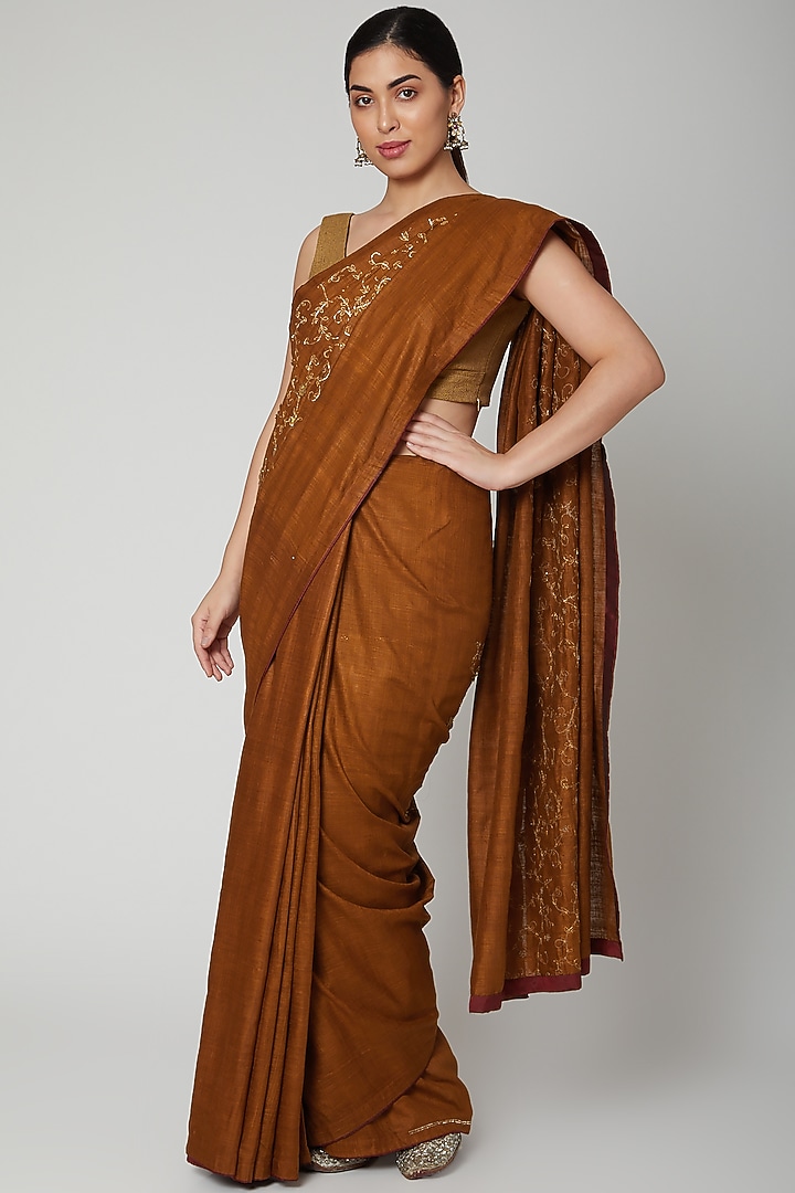 Gold Matka Silk Gota Embroidered Handwoven Party Wear Saree Set by Varastraa at Pernia's Pop Up Shop