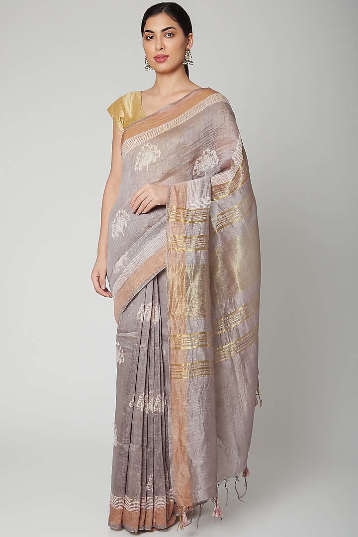 Grey Printed Saree Set by Varastraa