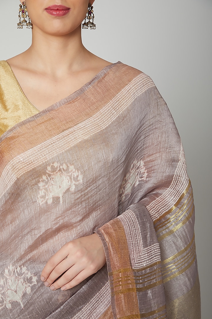 Grey Printed Party Wear Saree Set by Varastraa at Pernia's Pop Up Shop